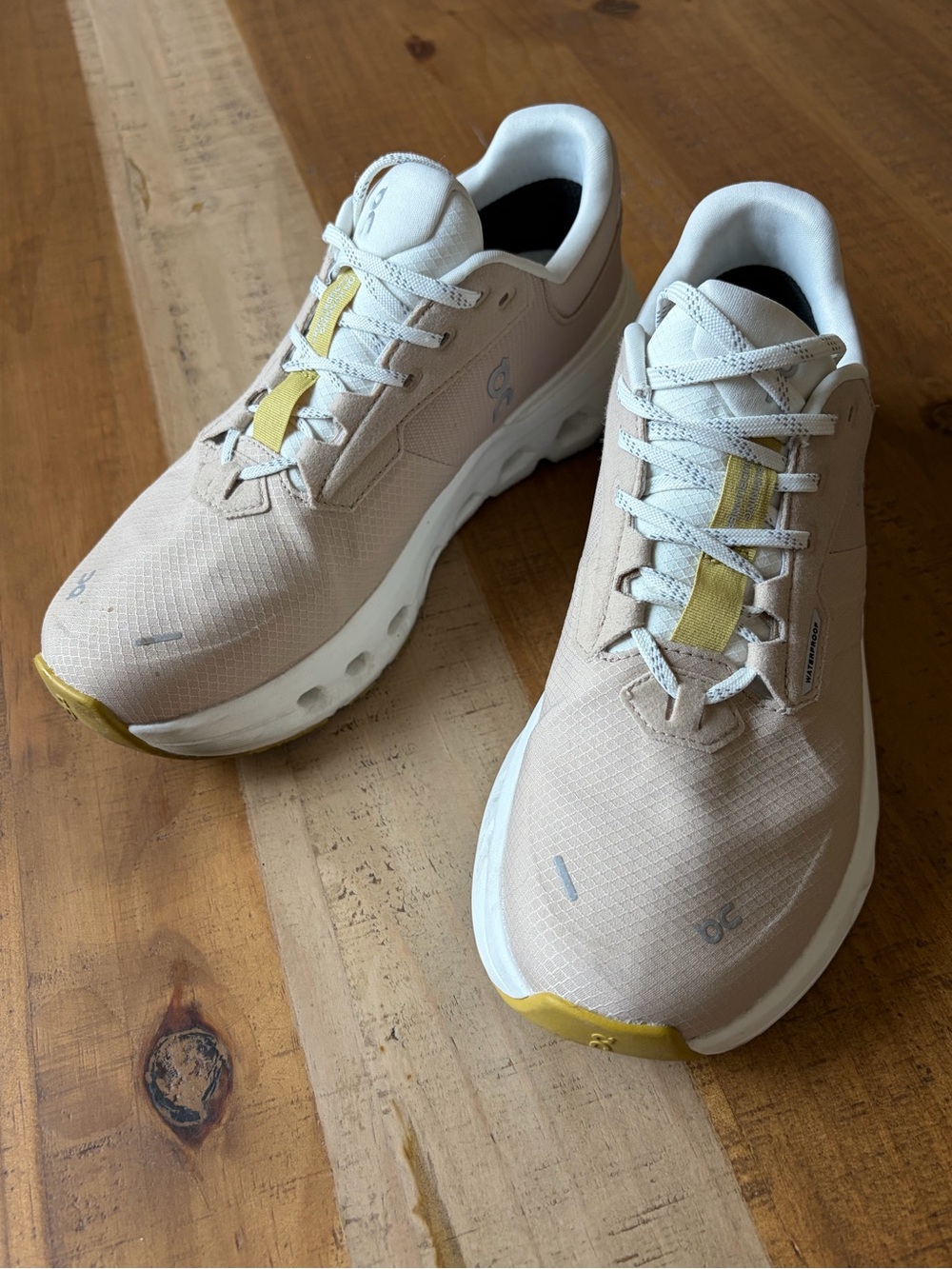 ON Cloudrunner 2 Waterproof, Women’s 7.5
